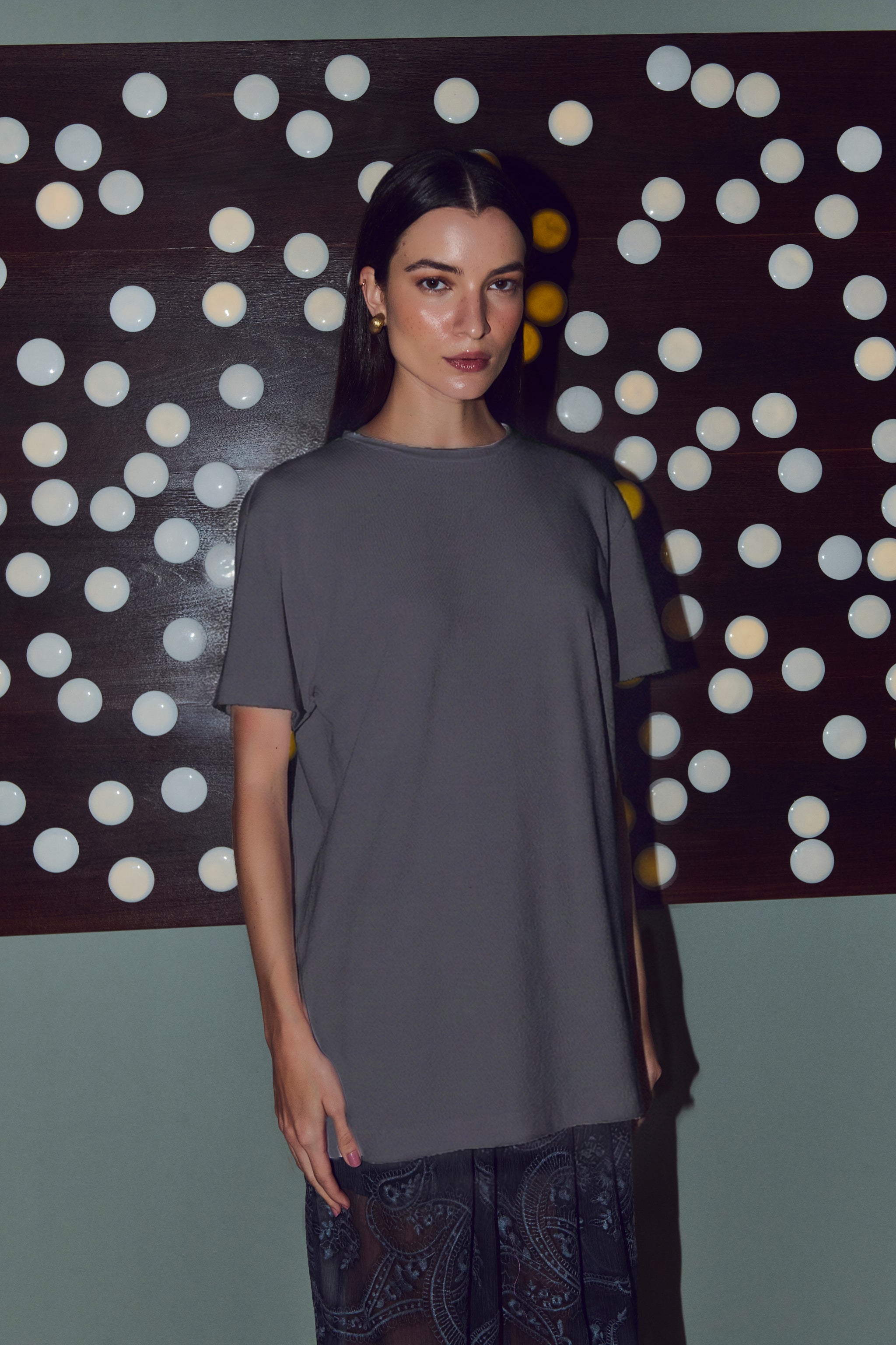 T-SHIRT OVER CINZA